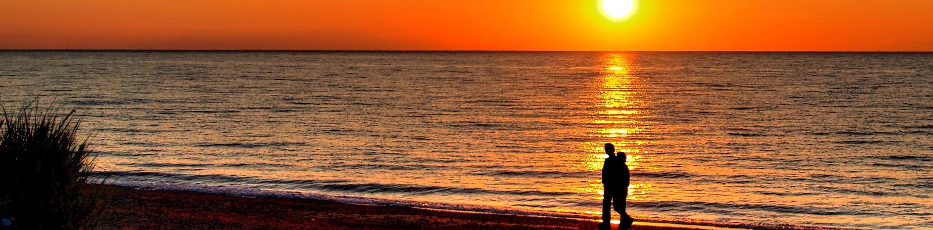 Der Strand bei Sonnenuntergang